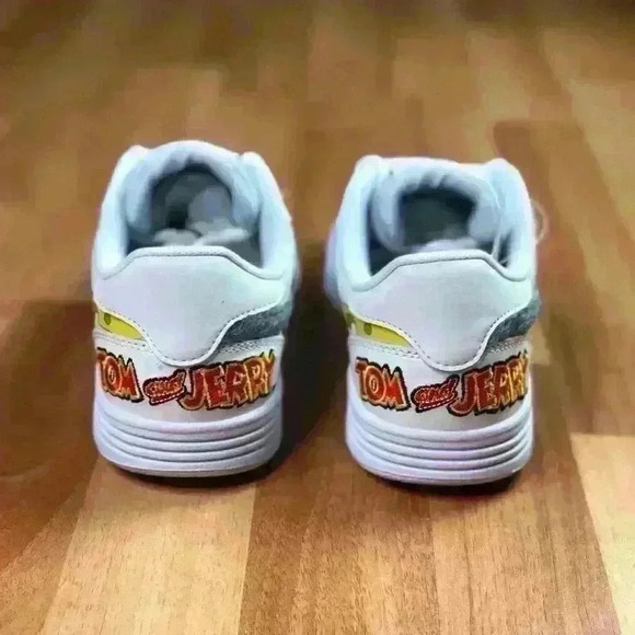 💰HUGE CLEARANCE SALE 💰 Reebok Tom & Jerry Furry Fluffy Womens Shoes - Picture 11 of 14